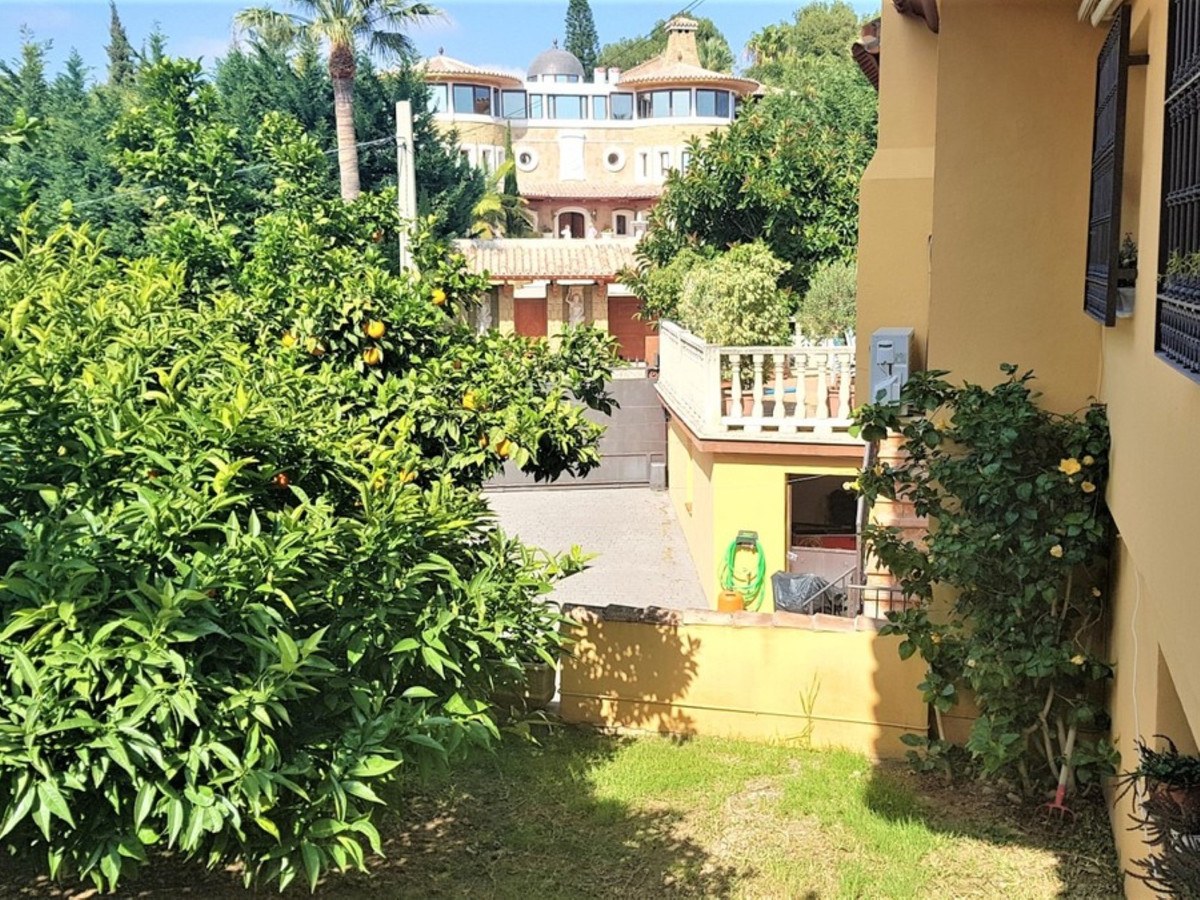 Villa in Nueva Andalucía — photograph 4