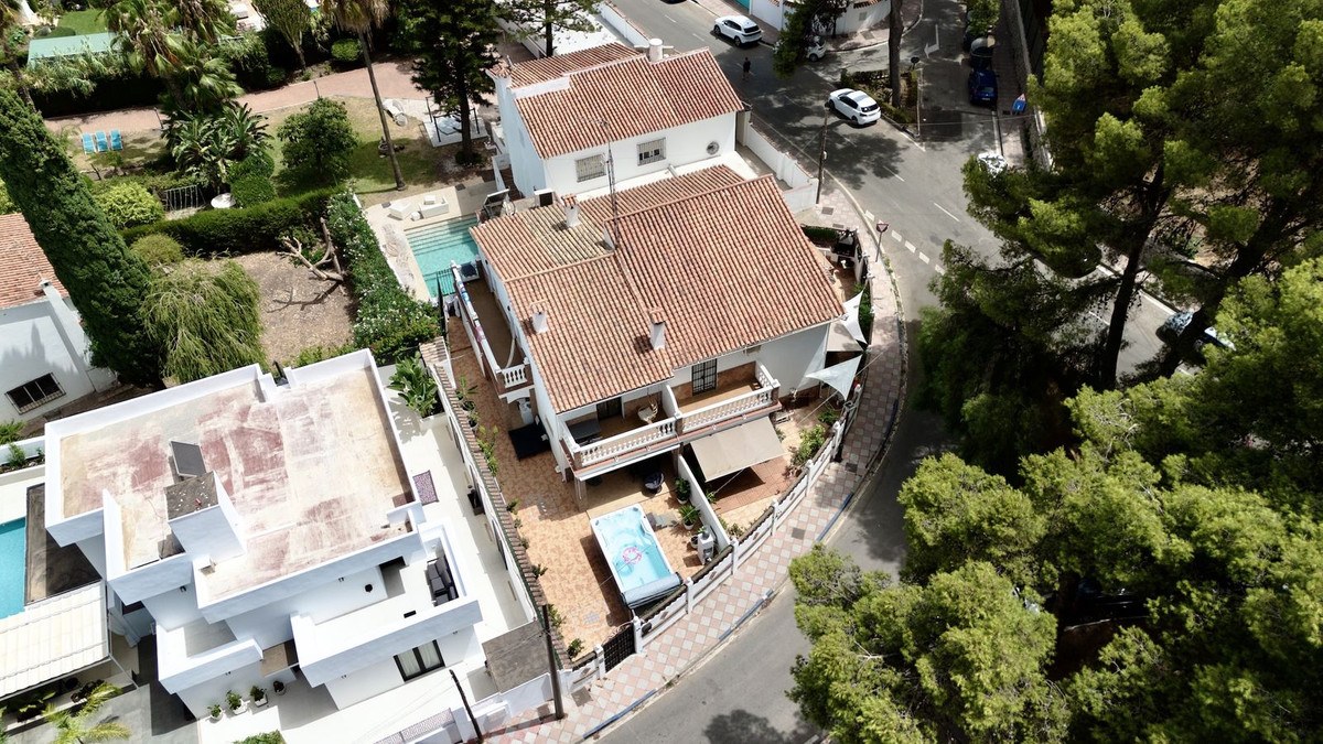 Townhouse in Nueva Andalucía — photograph 3